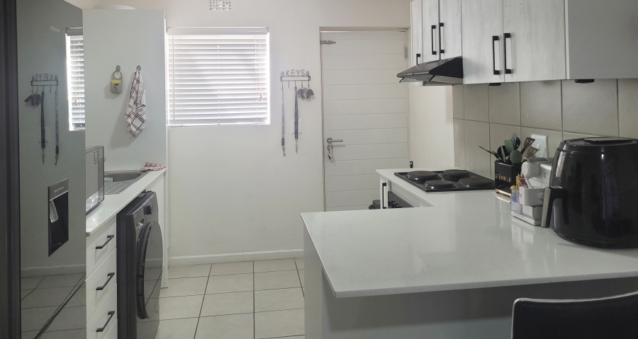 3 Bedroom Property for Sale in Stellendale Western Cape